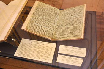 Figure 2 : Mémoire envoyé par Diderot à Catherine II, au retour de son voyage à Saint-Pétersbourg (1774). Une copie manuscrite de ce mémoire existe à l’Assemblée Nationale, et a été présentée lors de l’exposition France-Russie à la Bibliothèque de l'Assemblée nationale (juin 2010) (photo © Assemblée Nationale, Paris)